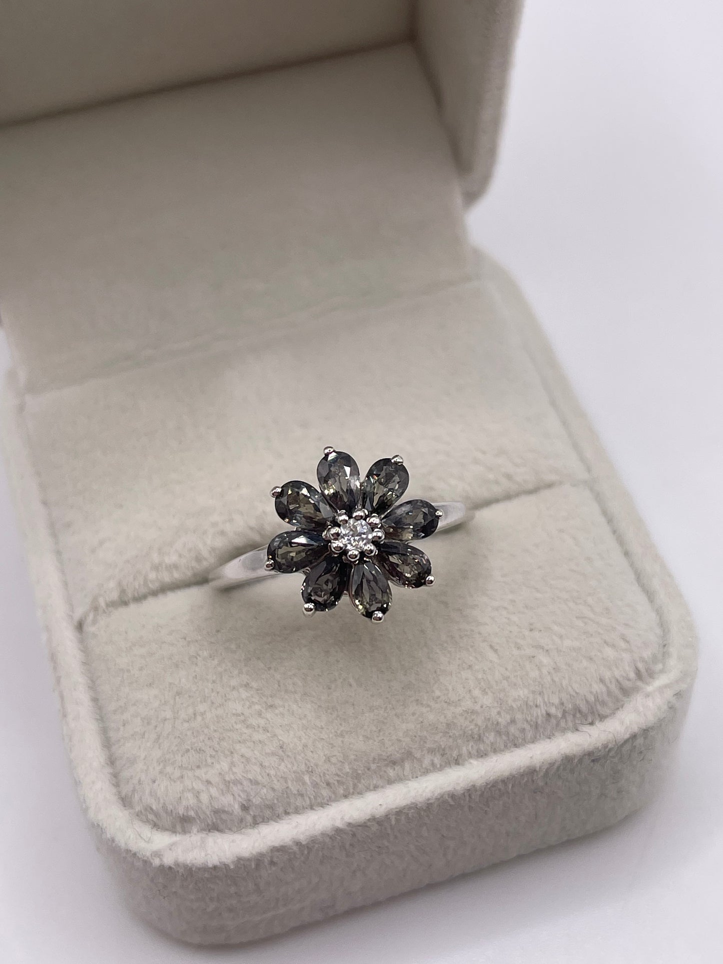 9ct white gold colour change sapphire and diamond ring