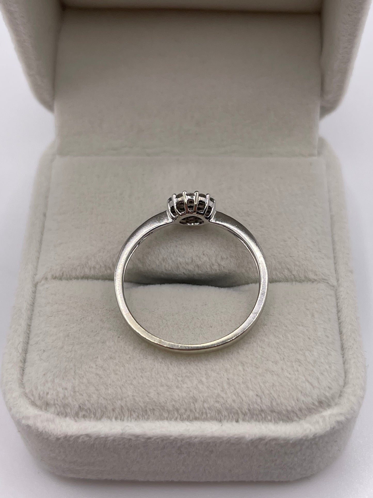 9ct white gold diamond cluster ring