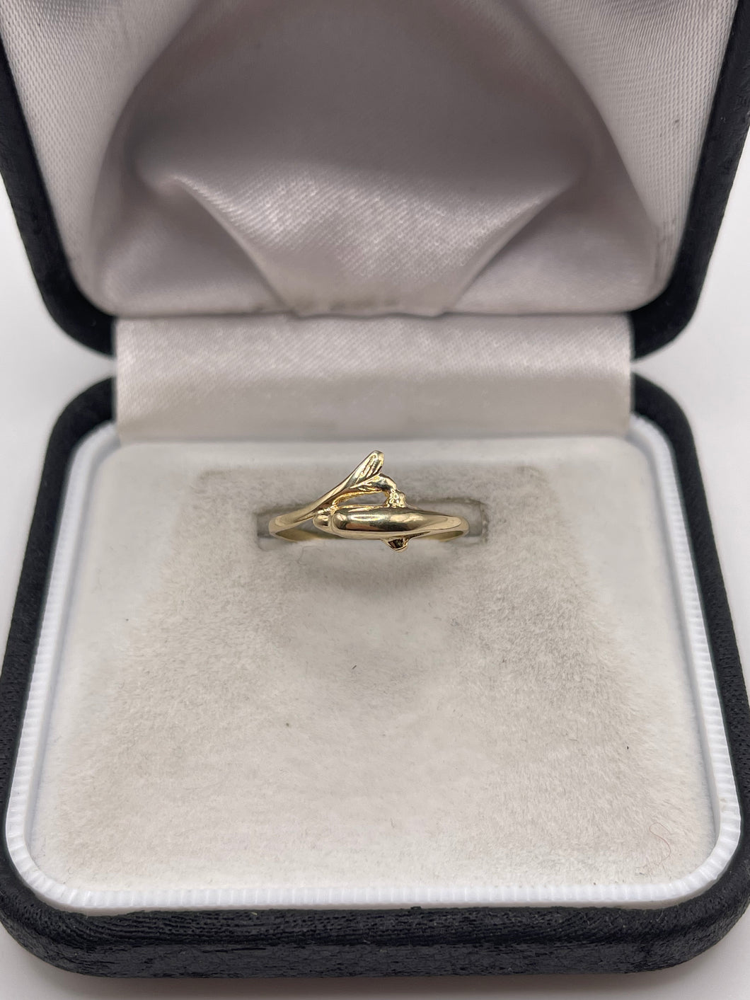 9ct gold dolphin ring