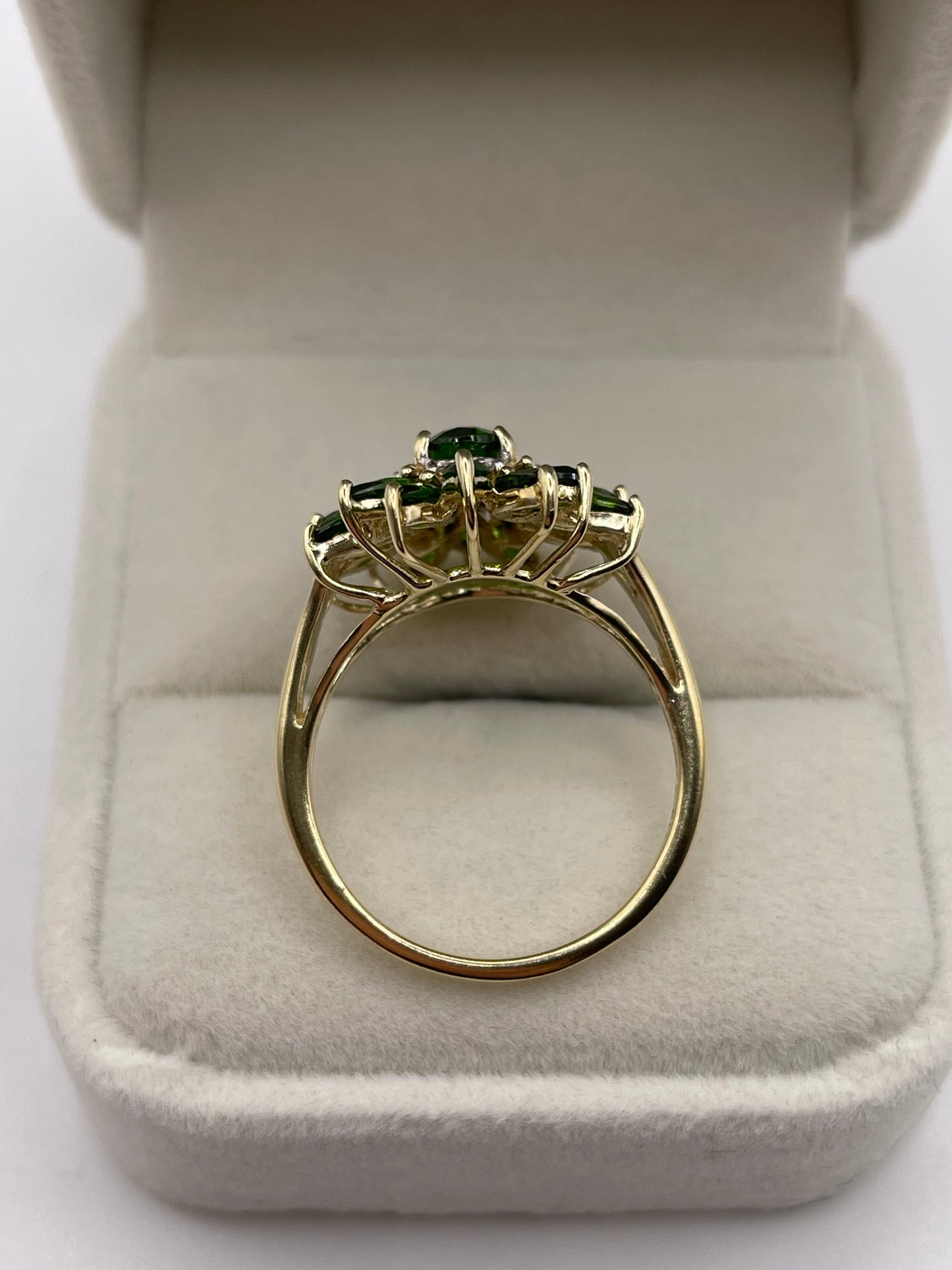 9ct gold diopside and diamond cluster ring