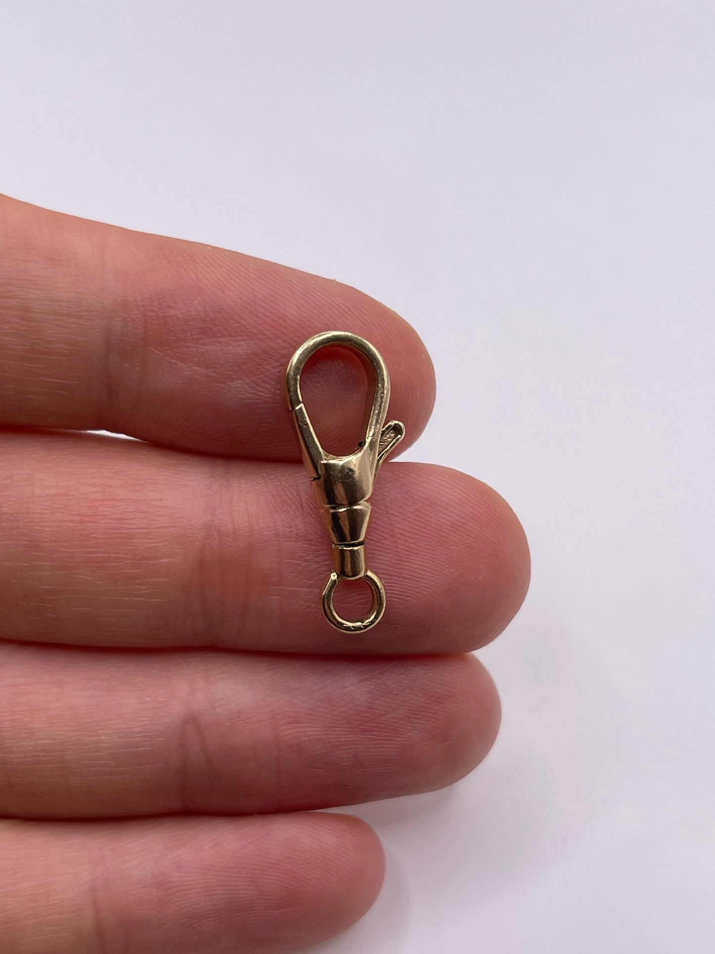 9ct gold dog clip 1