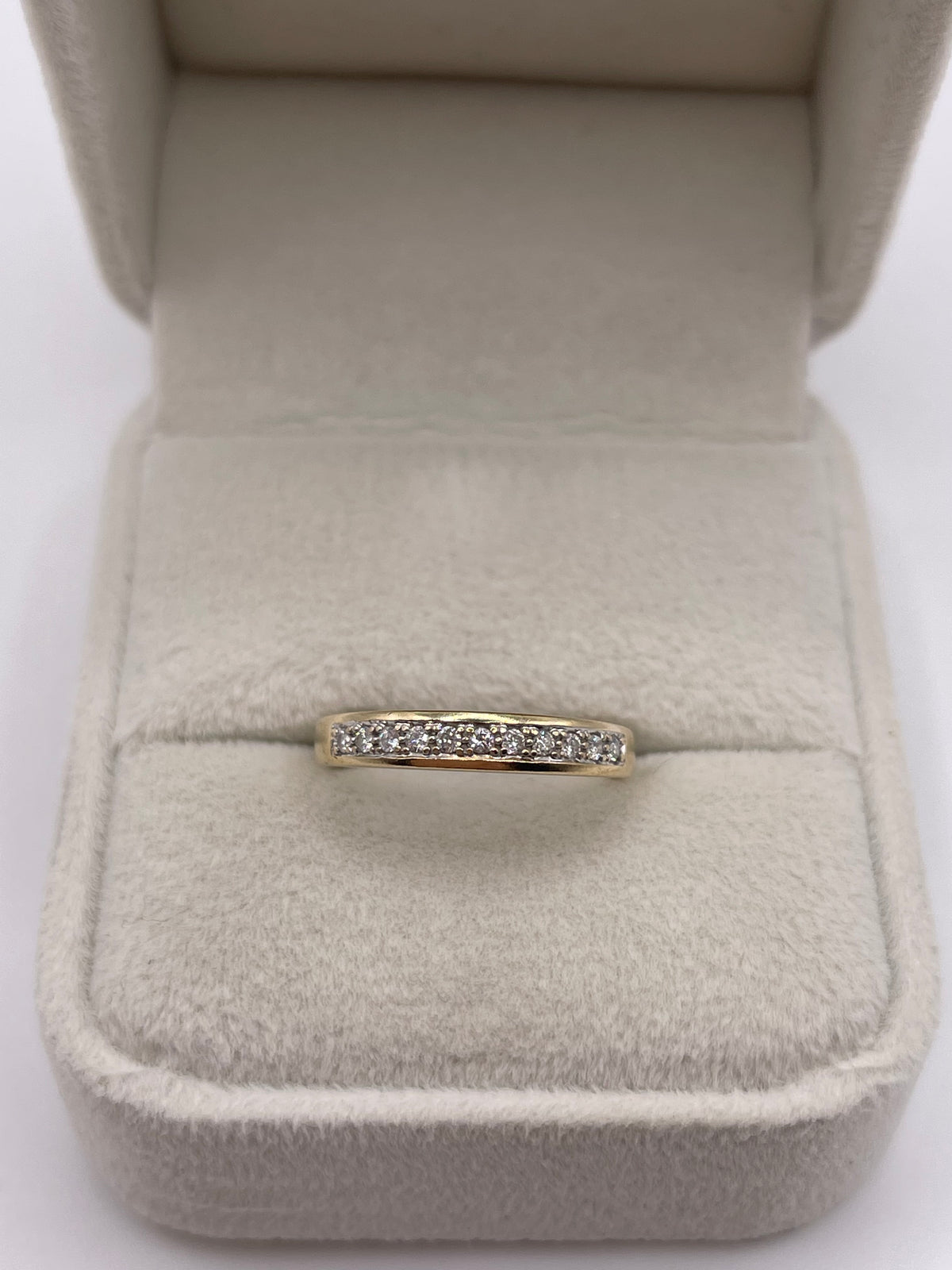 9ct gold diamond ring
