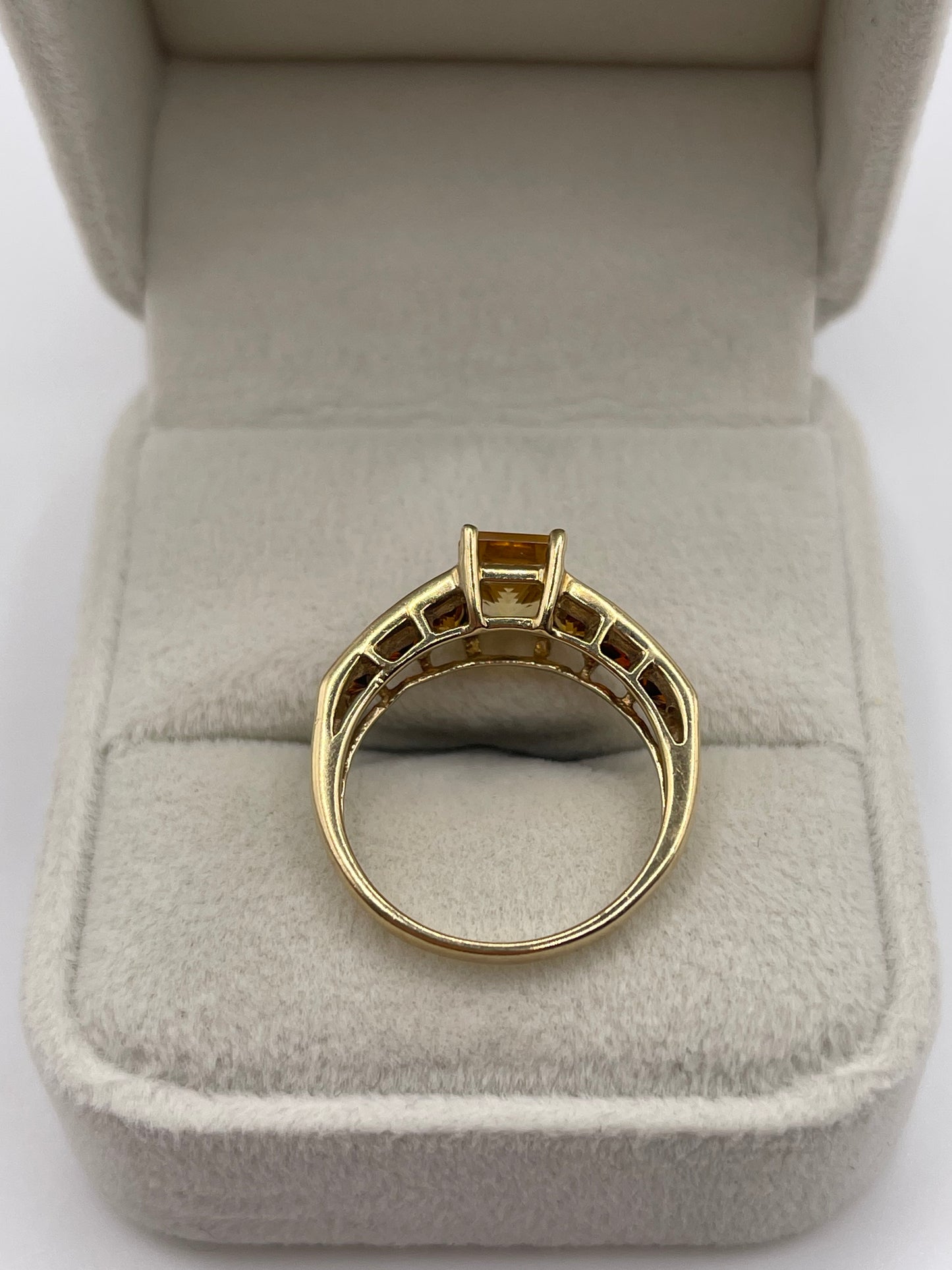 9ct gold citrine ring
