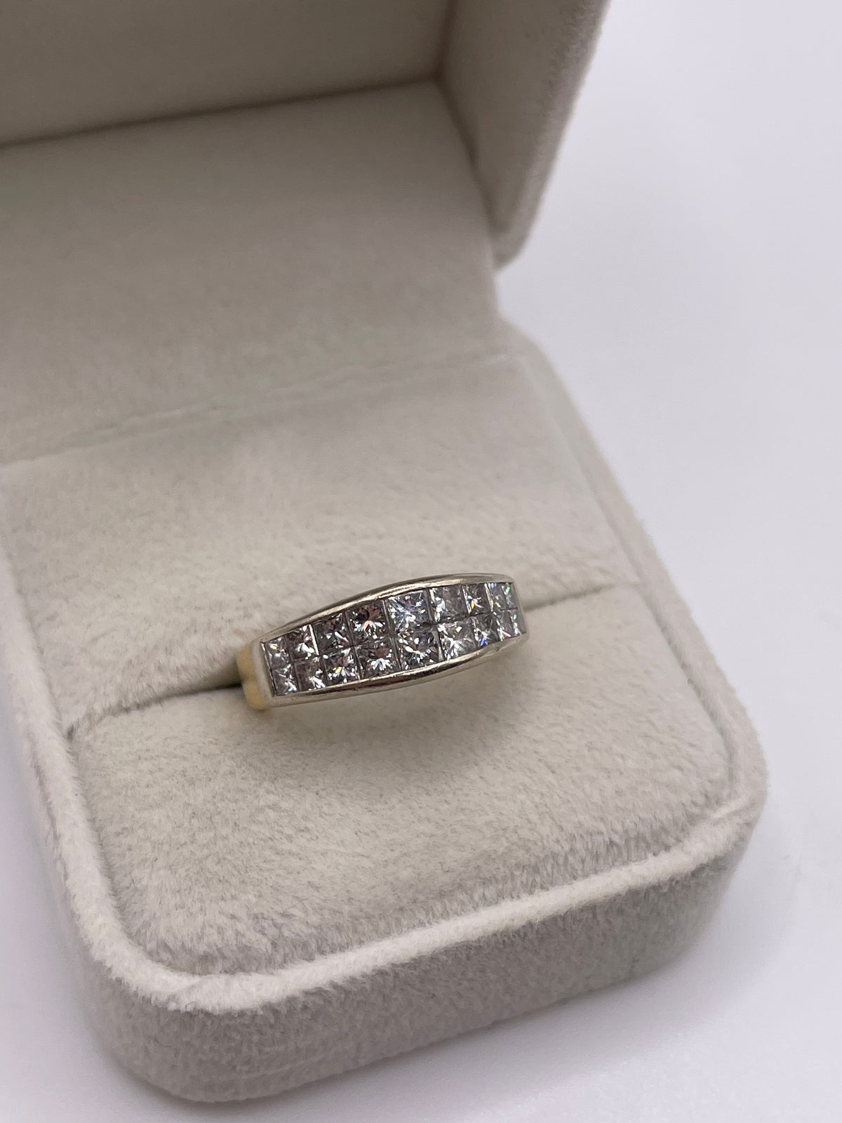 18ct gold 1.62ct diamond cluster ring