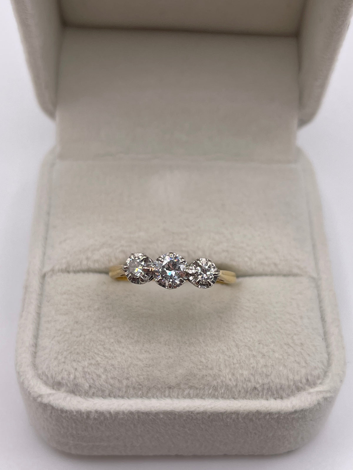18ct gold diamond ring