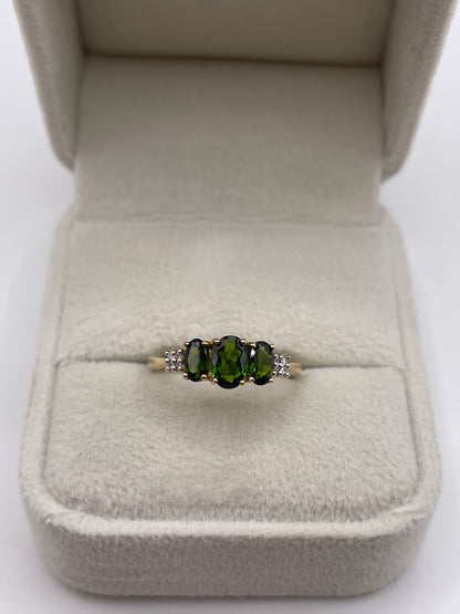 9ct gold diopside and diamond ring