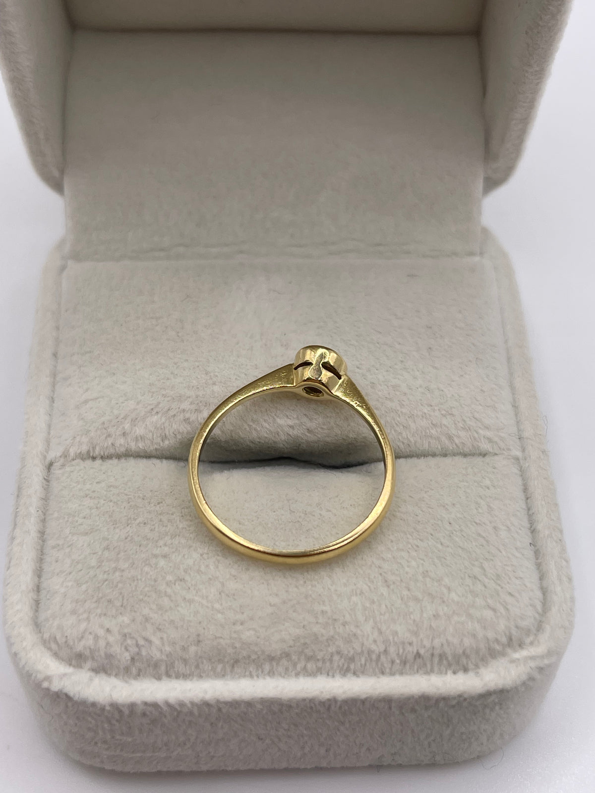 18ct gold diamond ring
