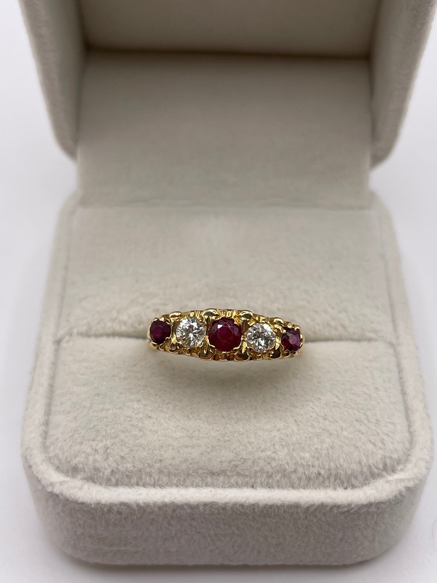 18ct gold ruby and diamond ring