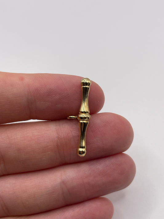 9ct gold T bar pendant