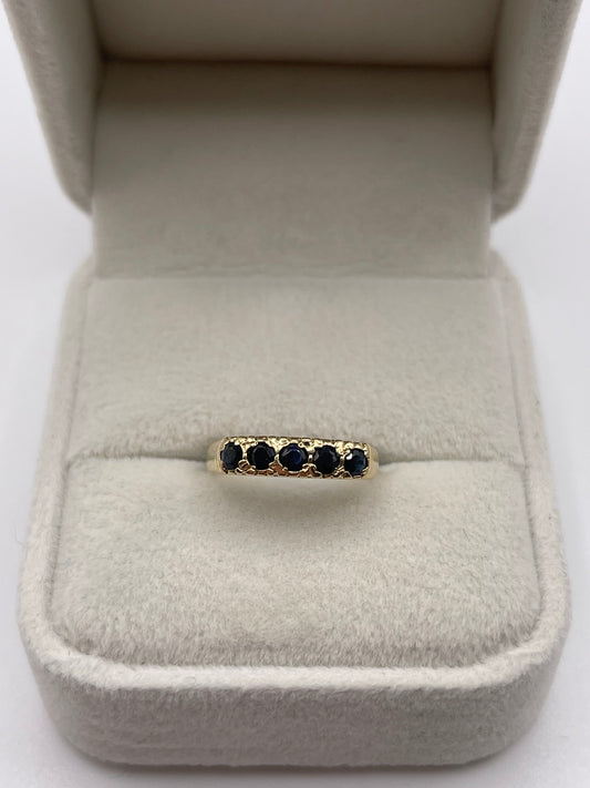 9ct gold sapphire ring