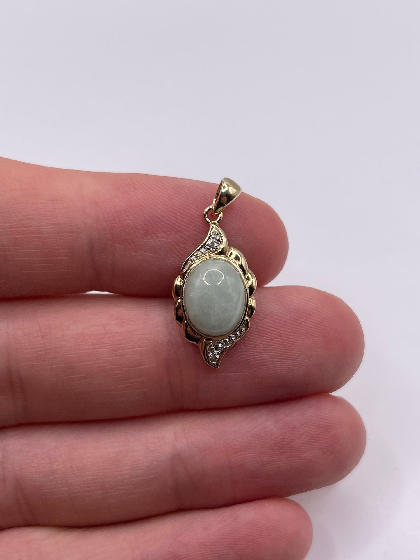 9ct gold jade and diamond pendant