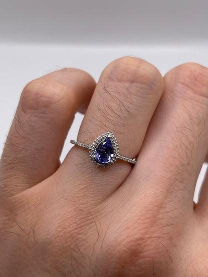 9ct white gold tanzanite and diamond ring