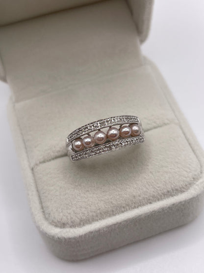 9ct white gold pearl and diamond ring