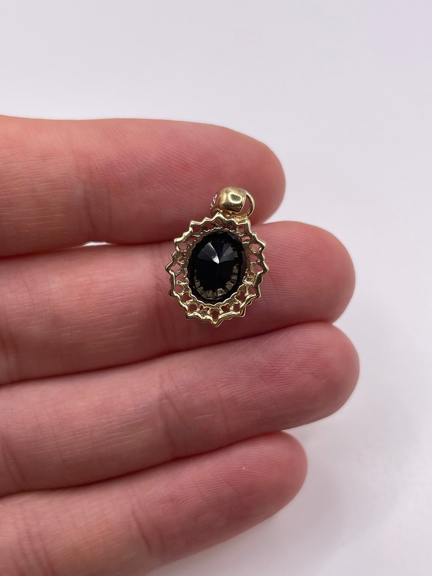 9ct gold sapphire and diamond pendant