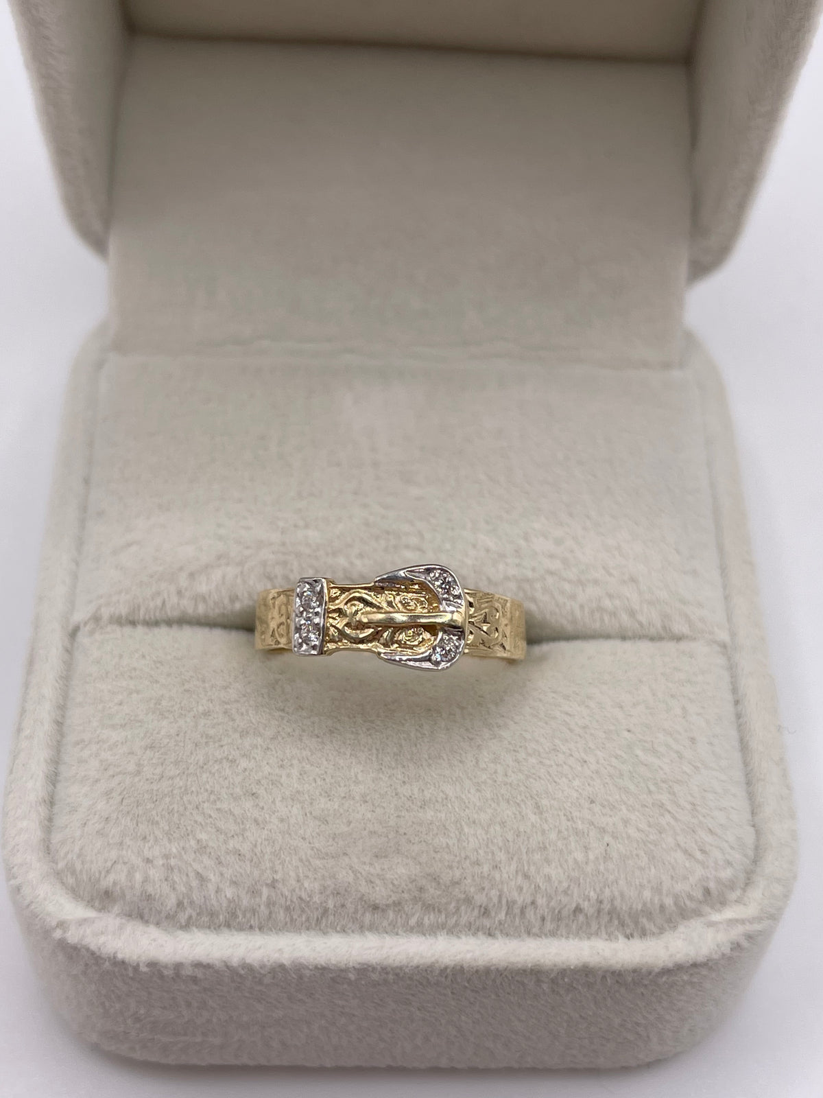 9ct gold cz buckle ring