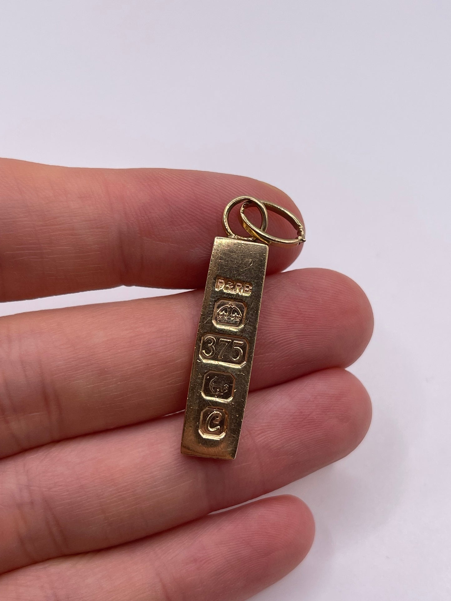 9ct gold ingot pendant