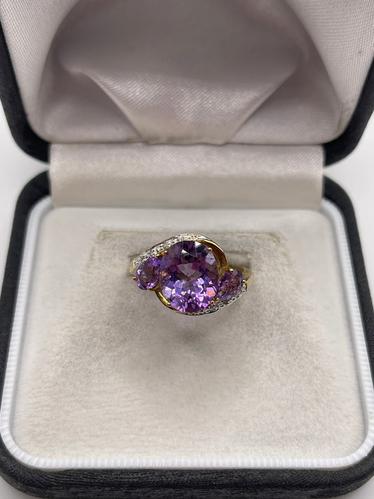 9ct gold amethyst and diamond ring