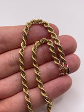 Load image into Gallery viewer, 9ct gold chain 58
