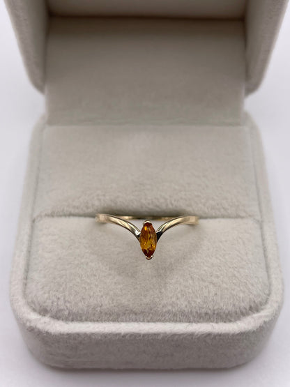 9ct gold citrine wishbone ring
