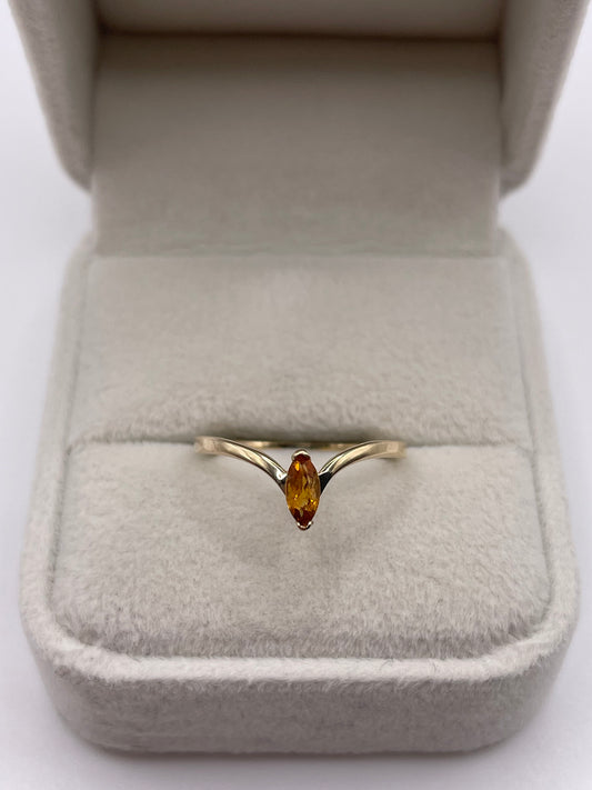 9ct gold citrine wishbone ring