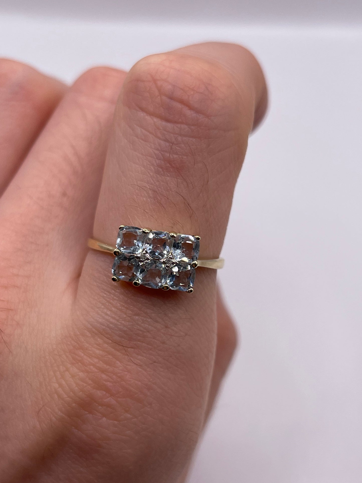 9ct gold aquamarine and diamond ring