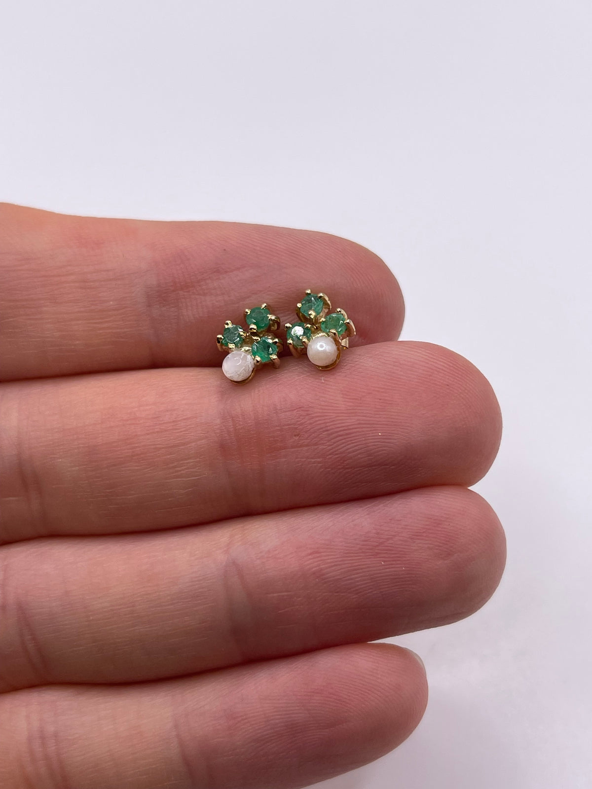 9ct gold pearl and emerald earrings