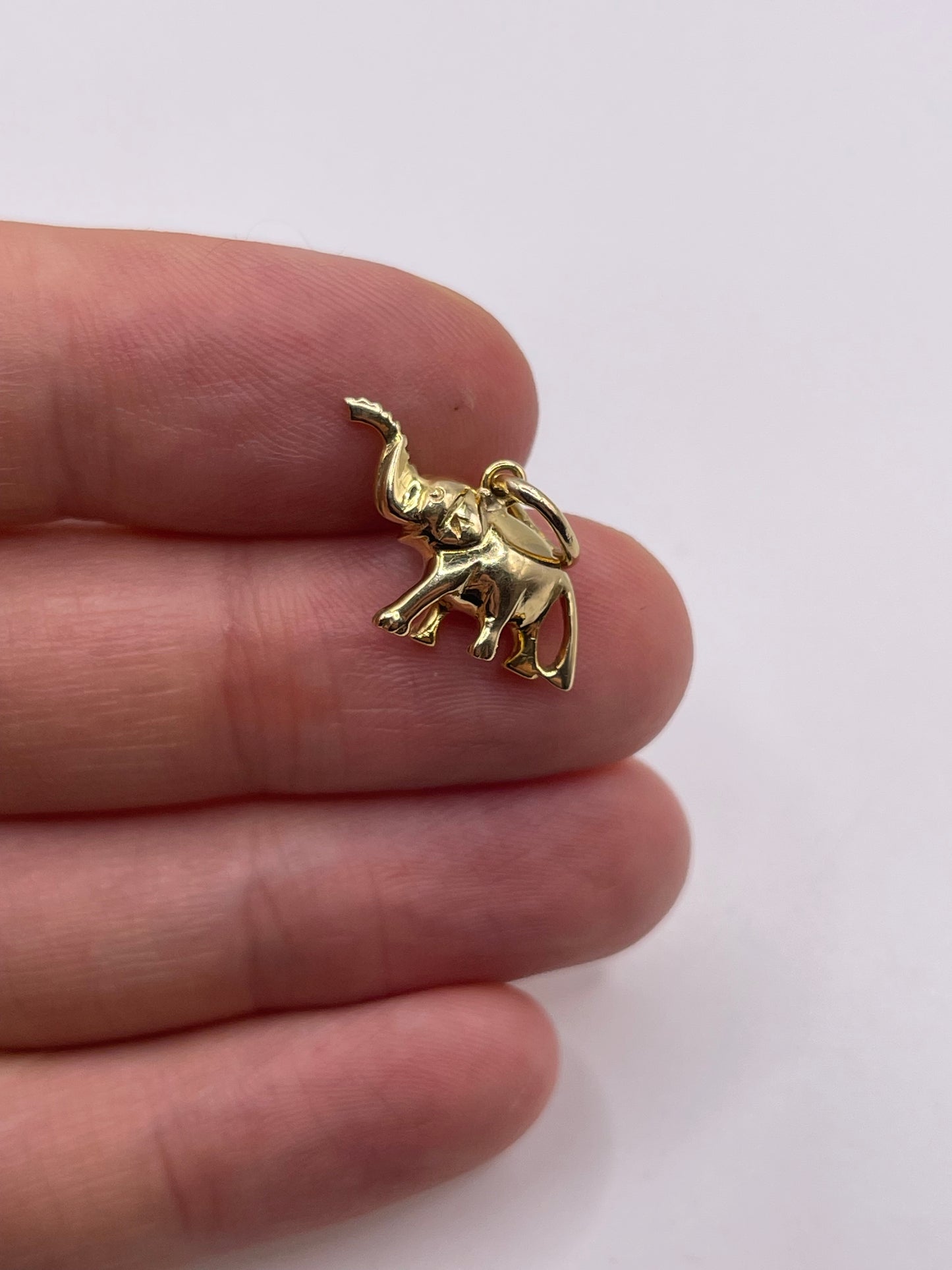 14ct gold elephant charm