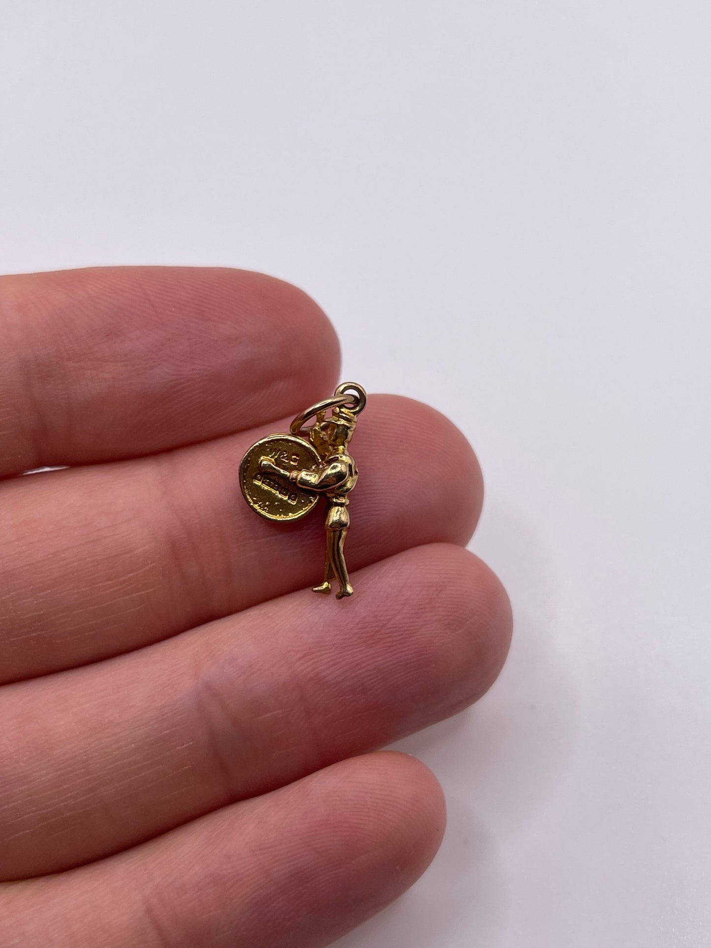 9ct gold drummer charm