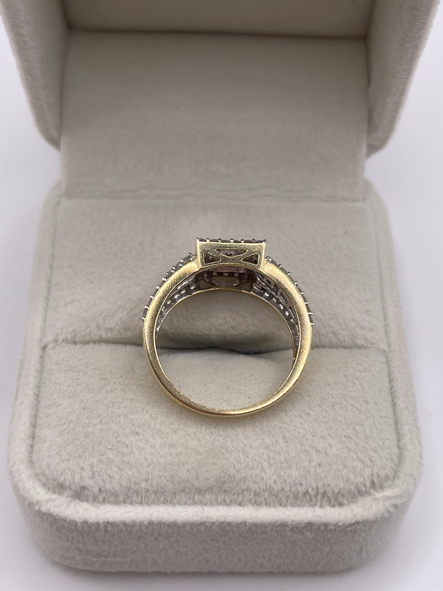 9ct gold diamond cluster ring