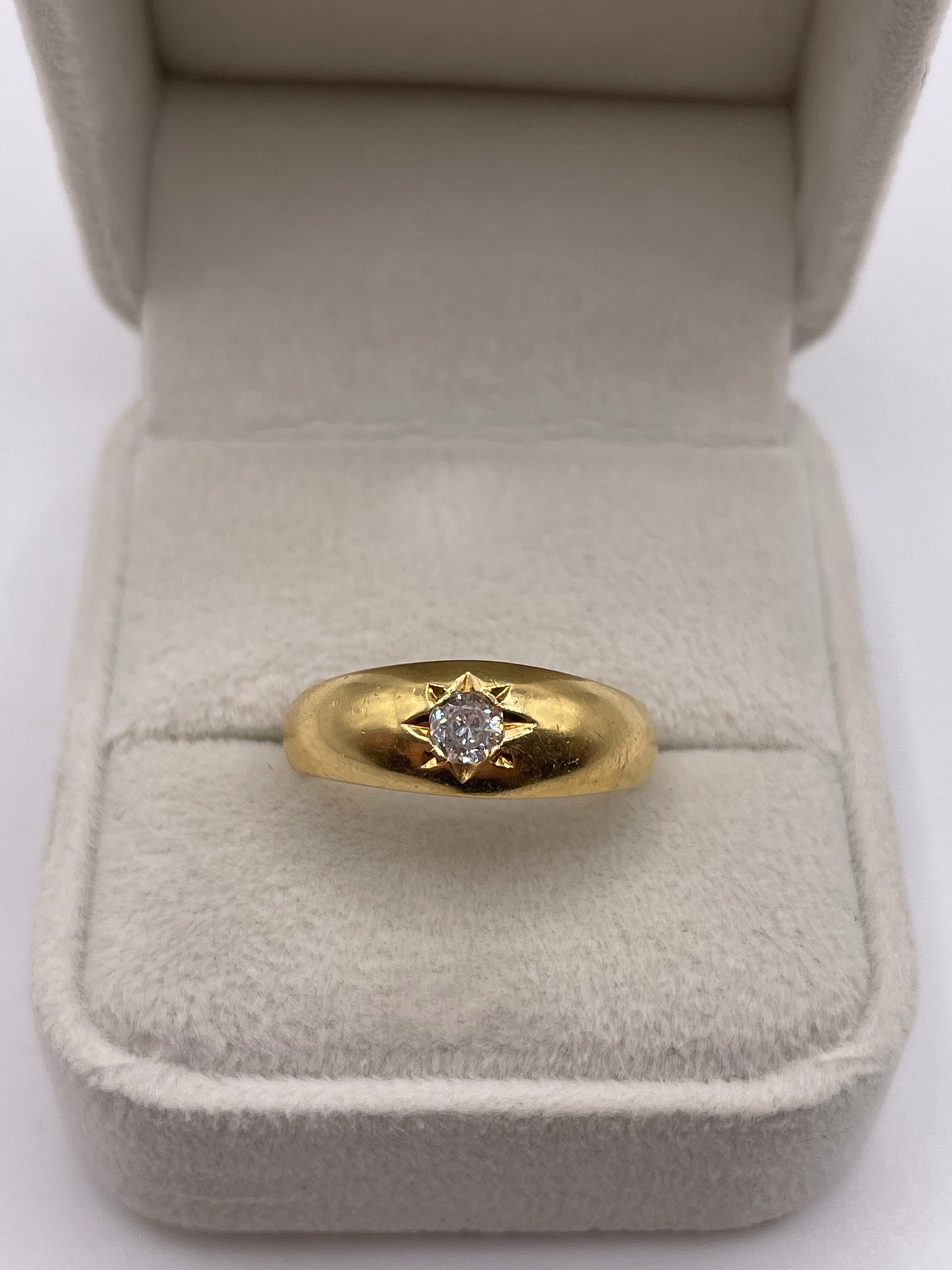 18ct gold diamond gypsy ring