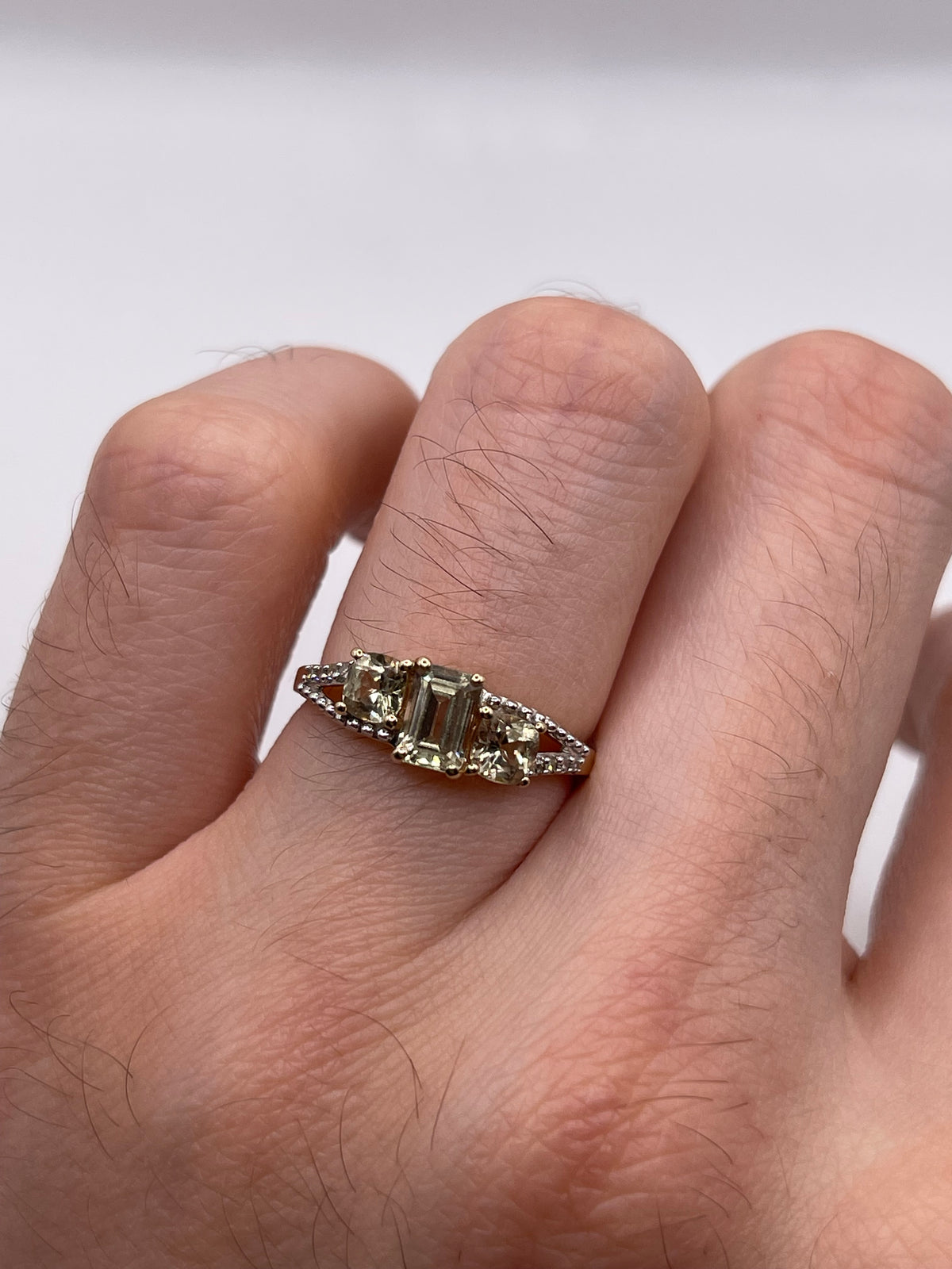 9ct gold quartz and diamond ring