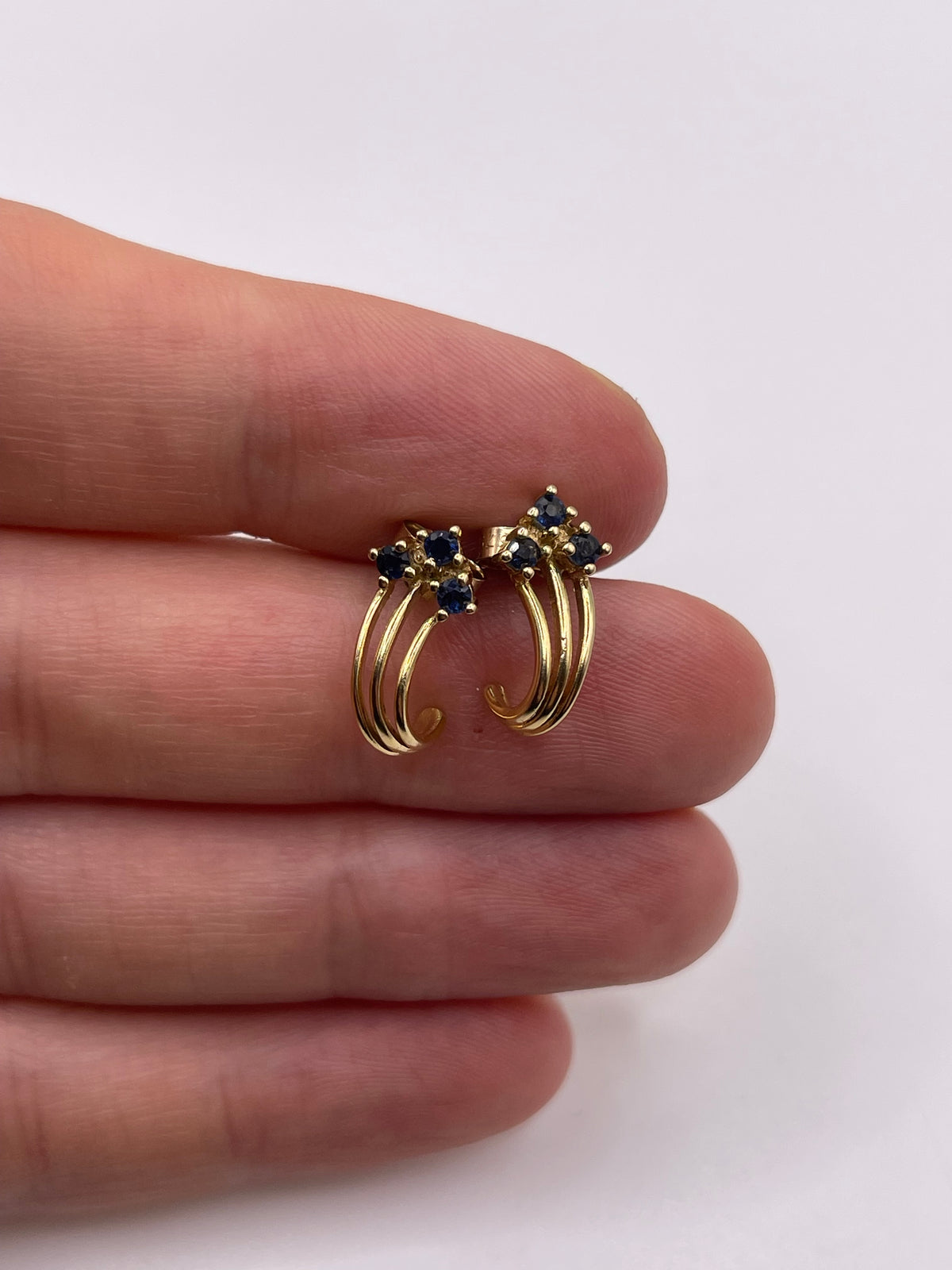 9ct gold sapphire earrings