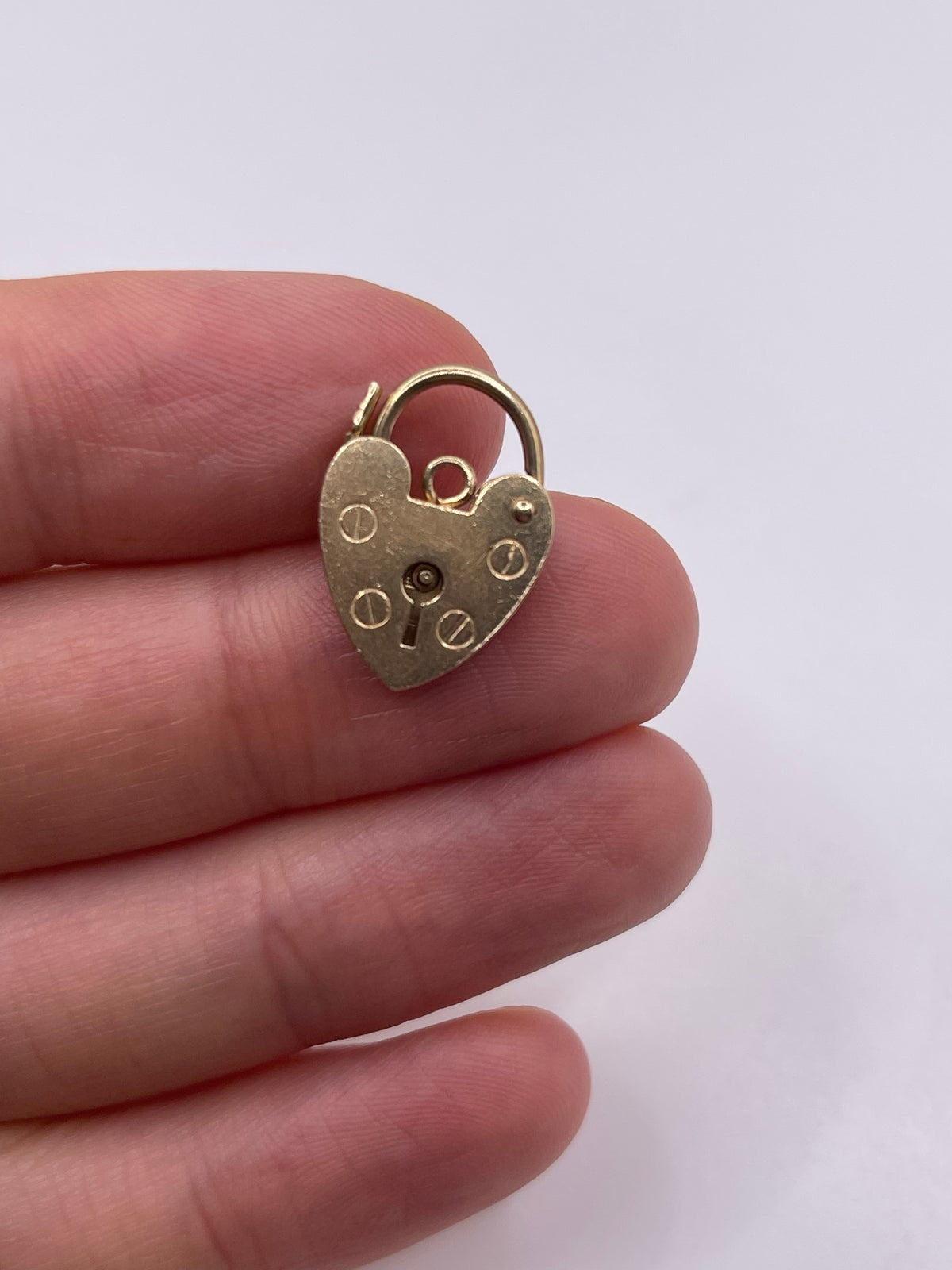 9ct gold padlock 17