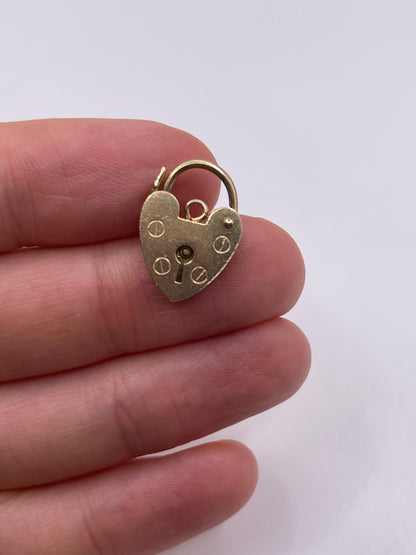 9ct gold padlock 17