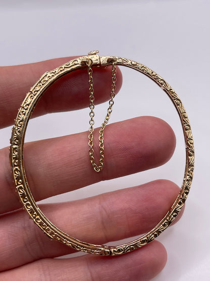 9ct gold sapphire bangle