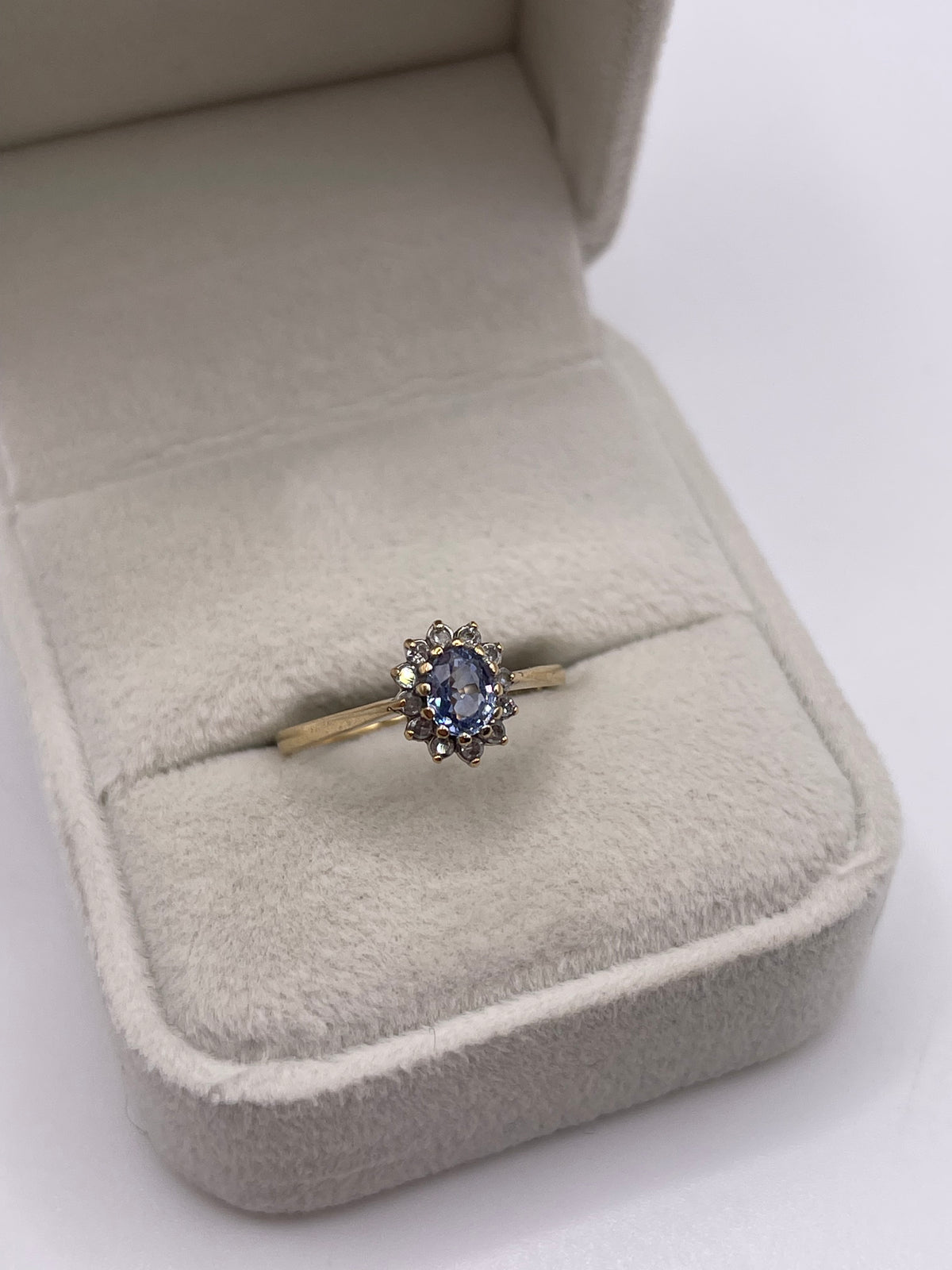 9ct gold sapphire and diamond ring