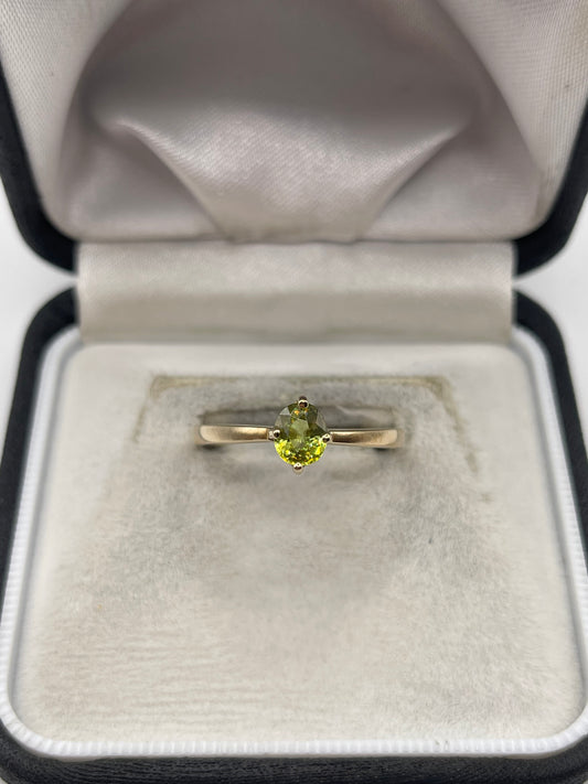 9ct gold sphene ring