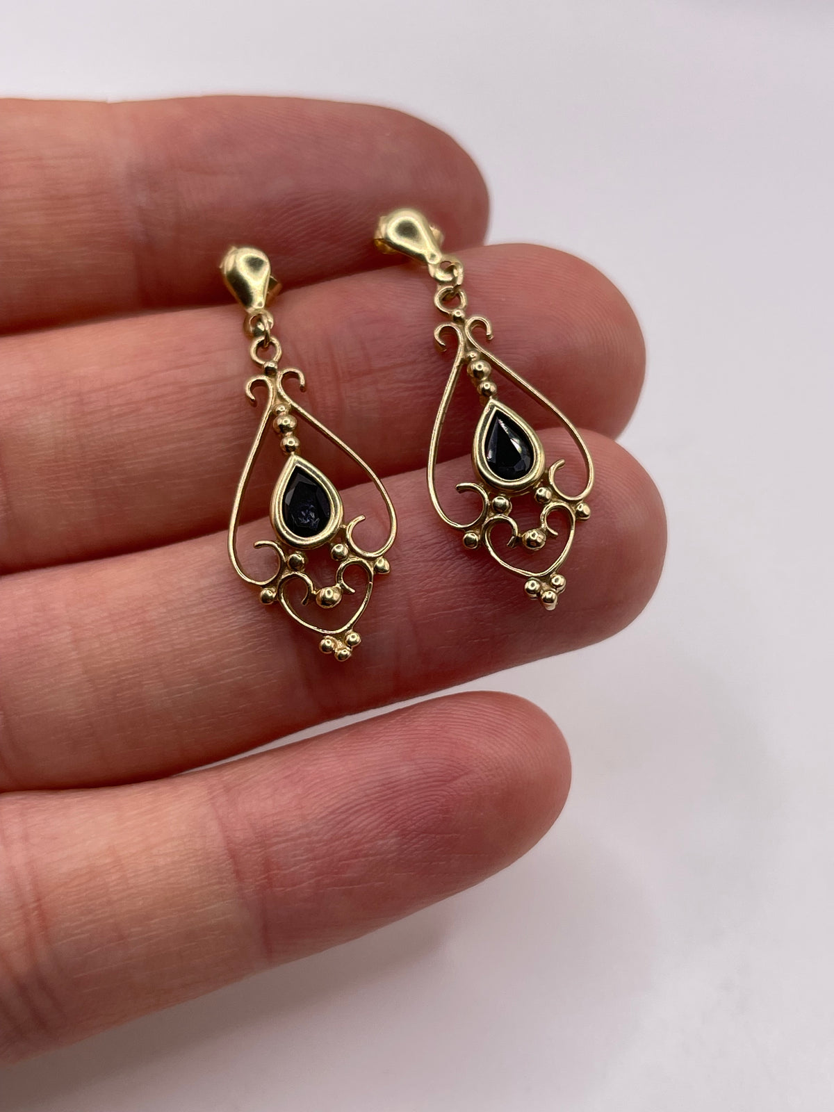 9ct gold sapphire earrings