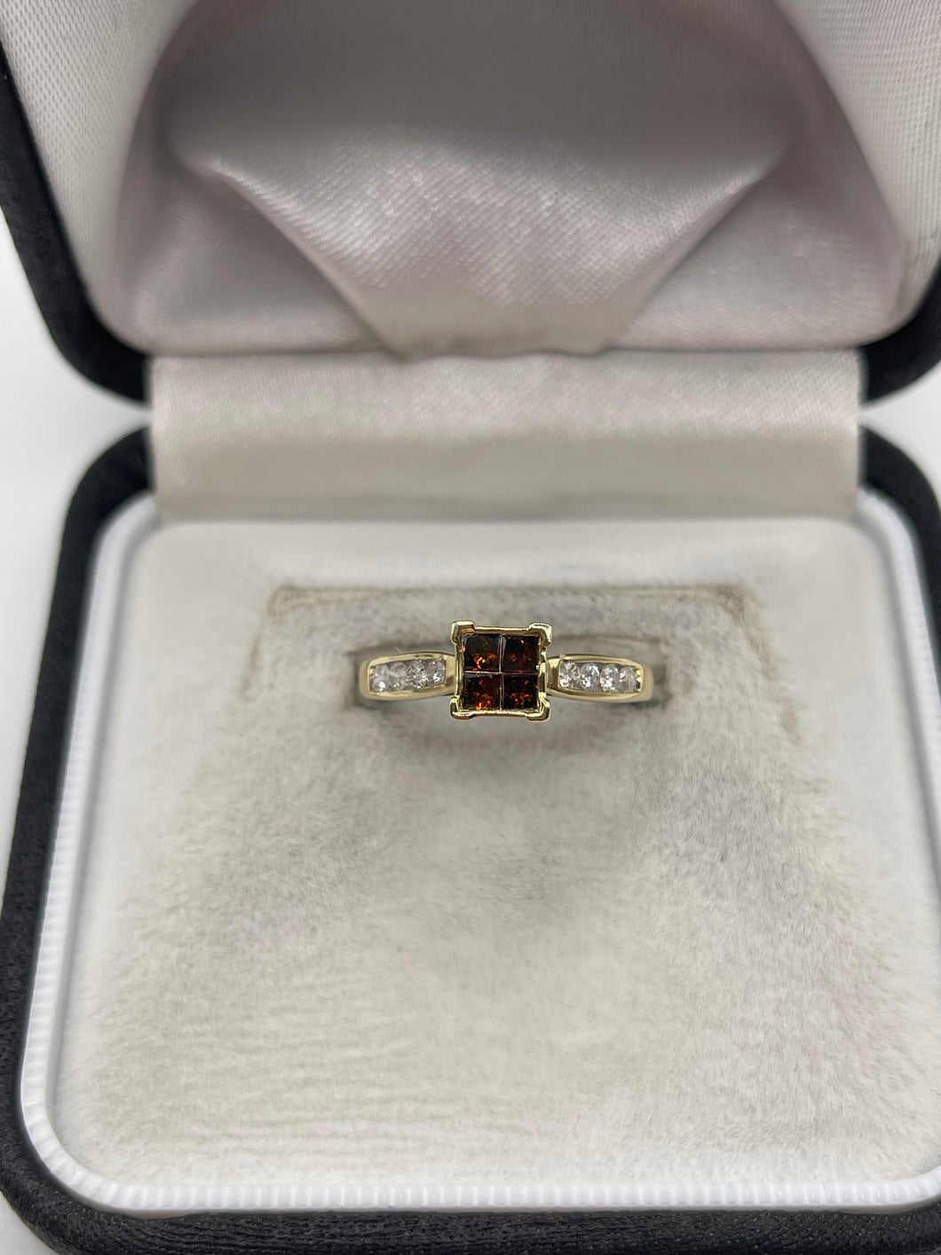 9ct gold diamond cluster ring
