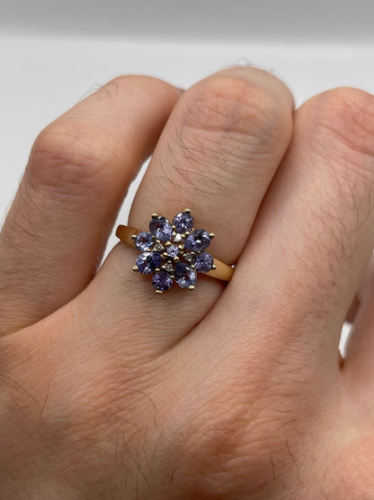 9ct gold tanzanite and diamond ring