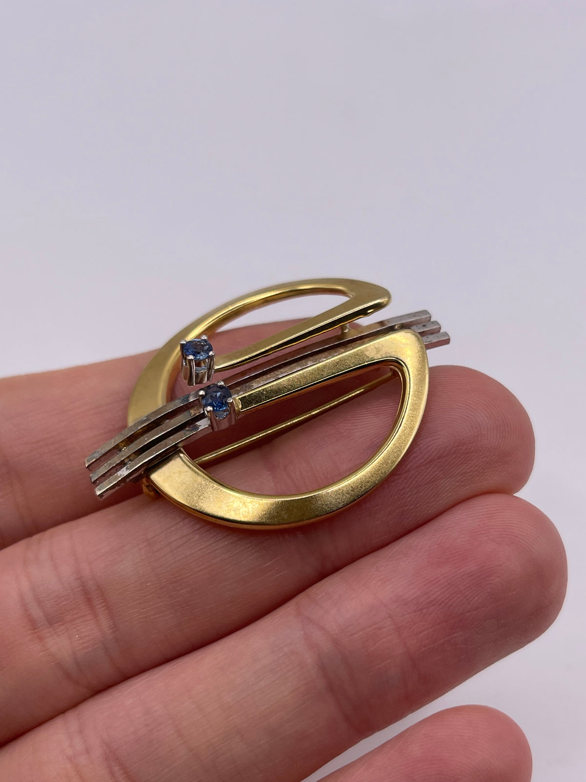 9ct two tone gold sapphire brooch