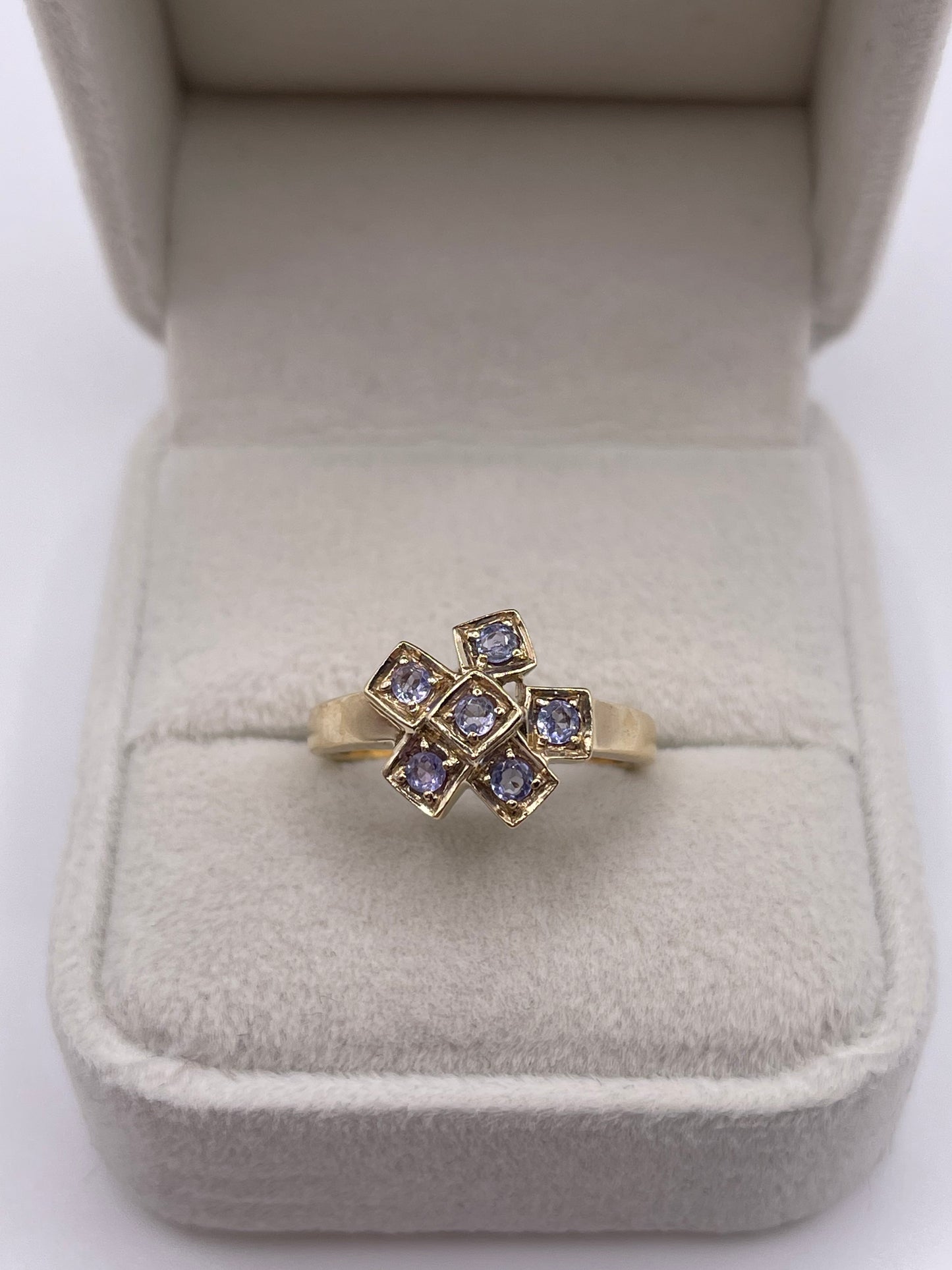 9ct gold tanzanite cluster ring