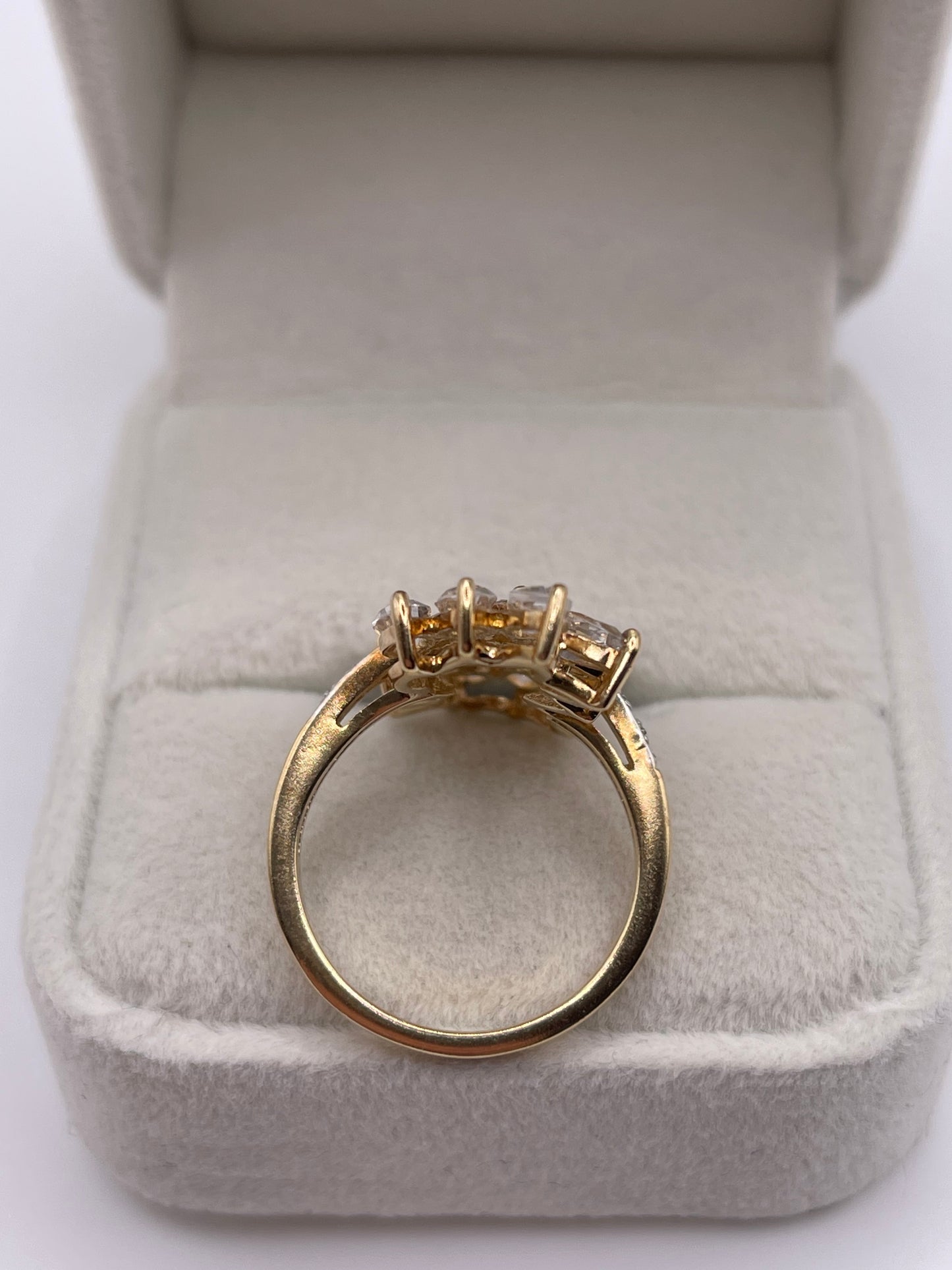 9ct gold topaz and diamond ring