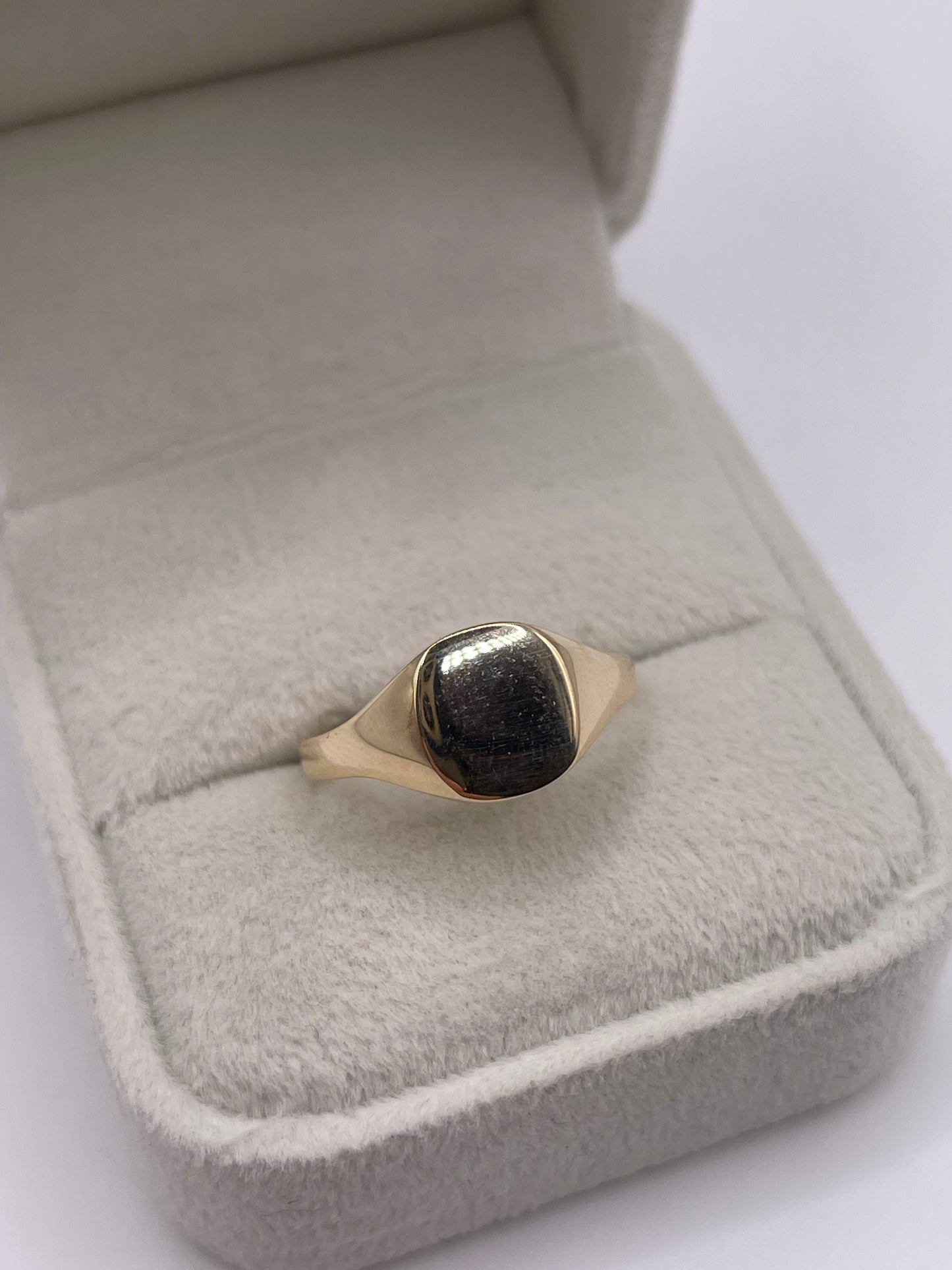 9ct gold signet ring