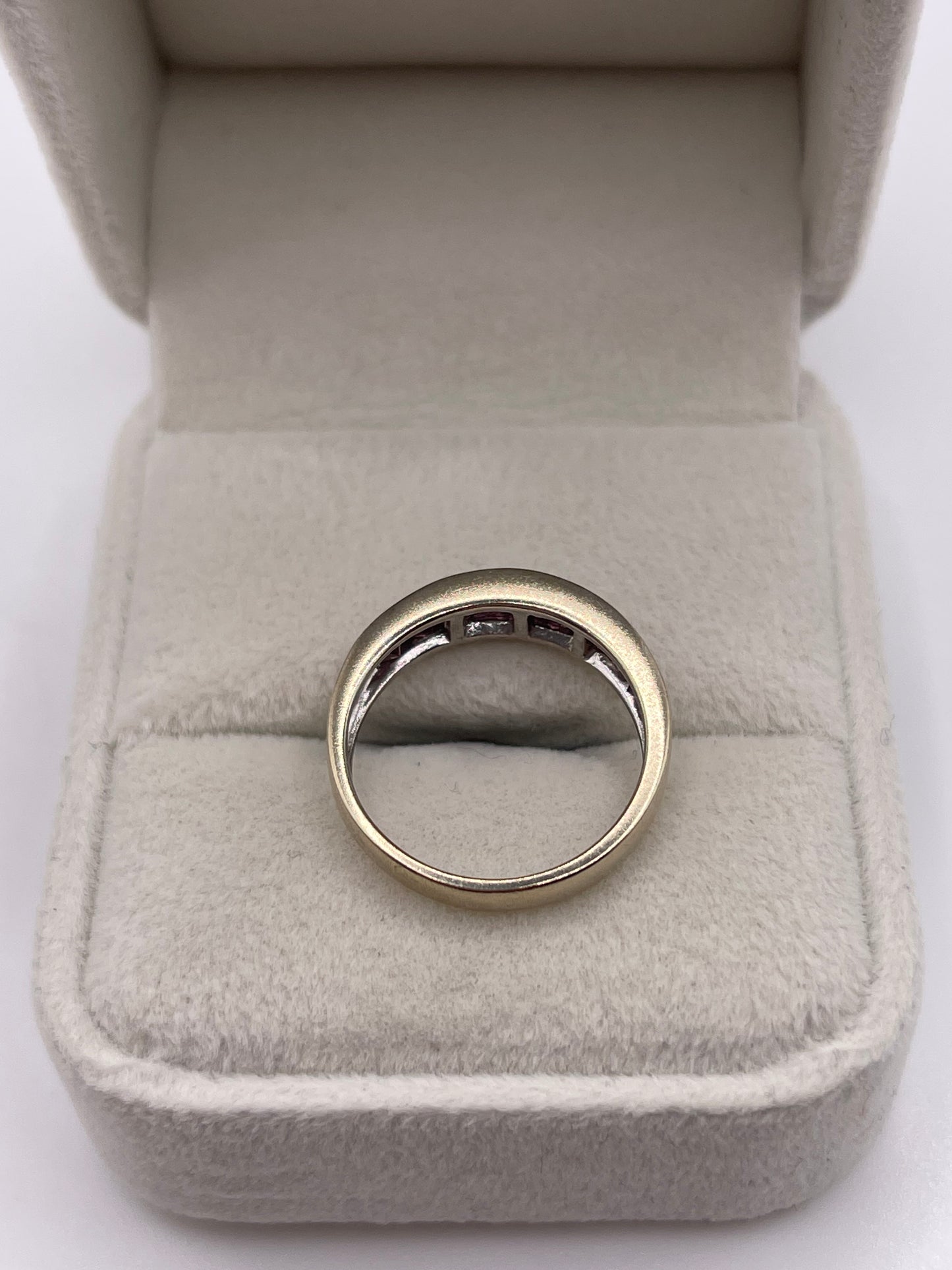 9ct white gold almandine garnet ring