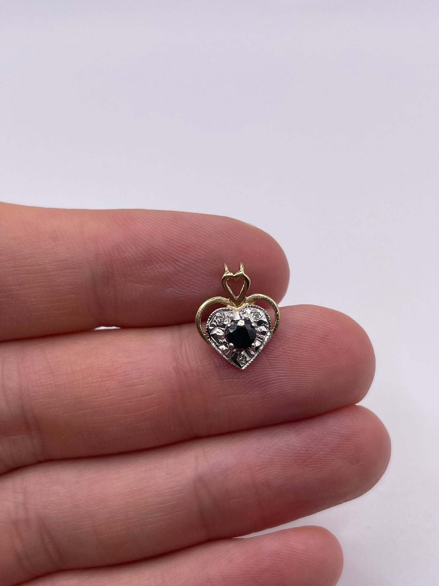 9ct gold sapphire and diamond heart pendant