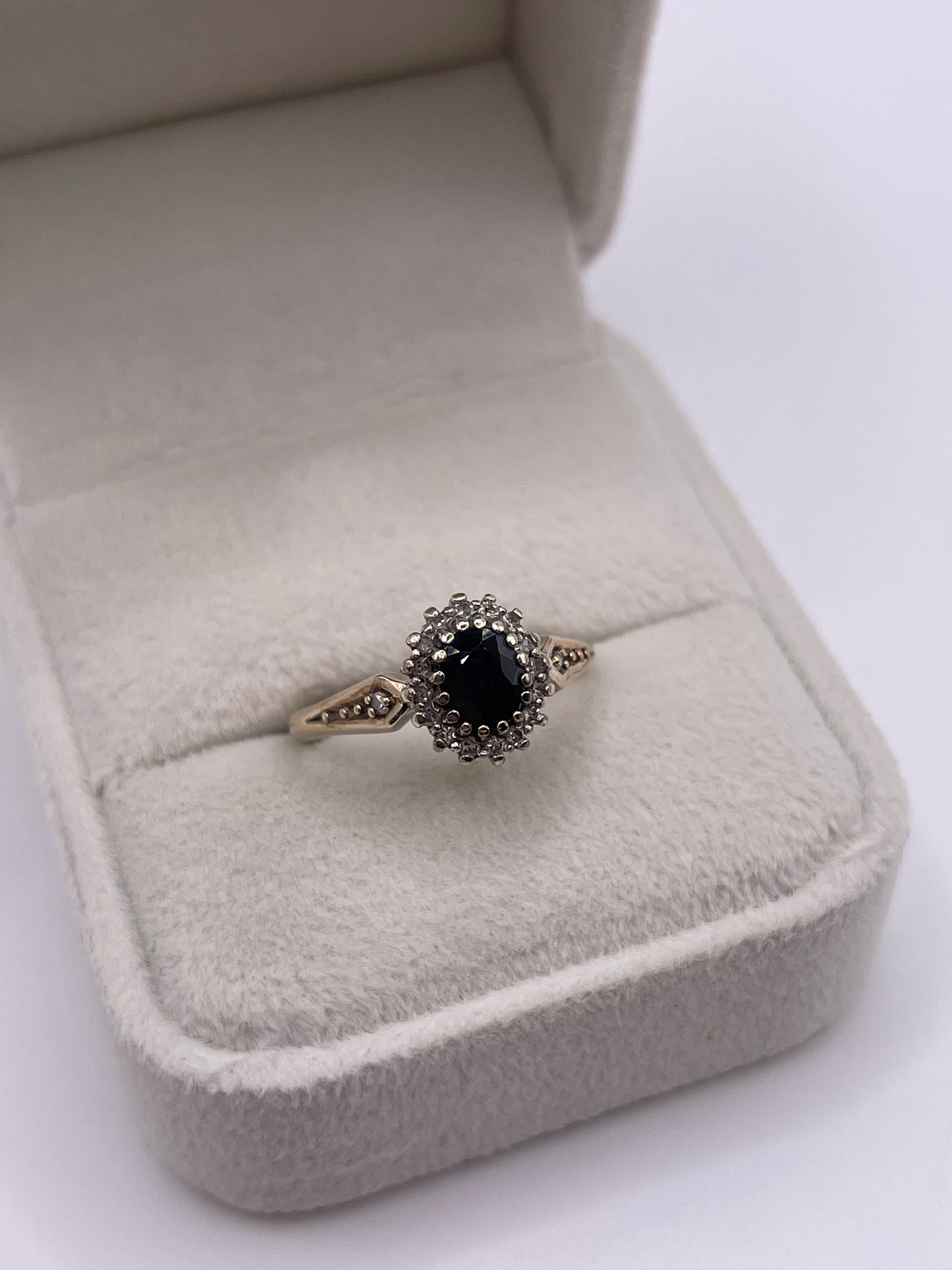 9ct gold sapphire and diamond ring