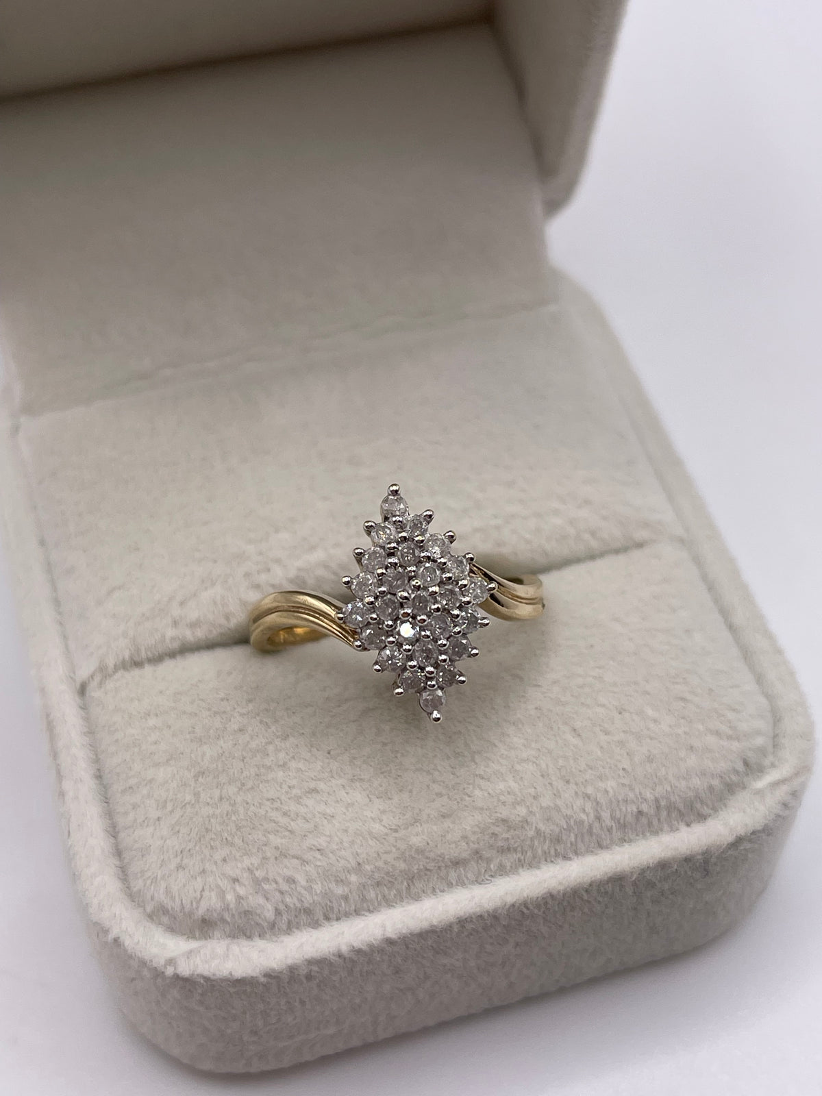 9ct gold diamond cluster ring