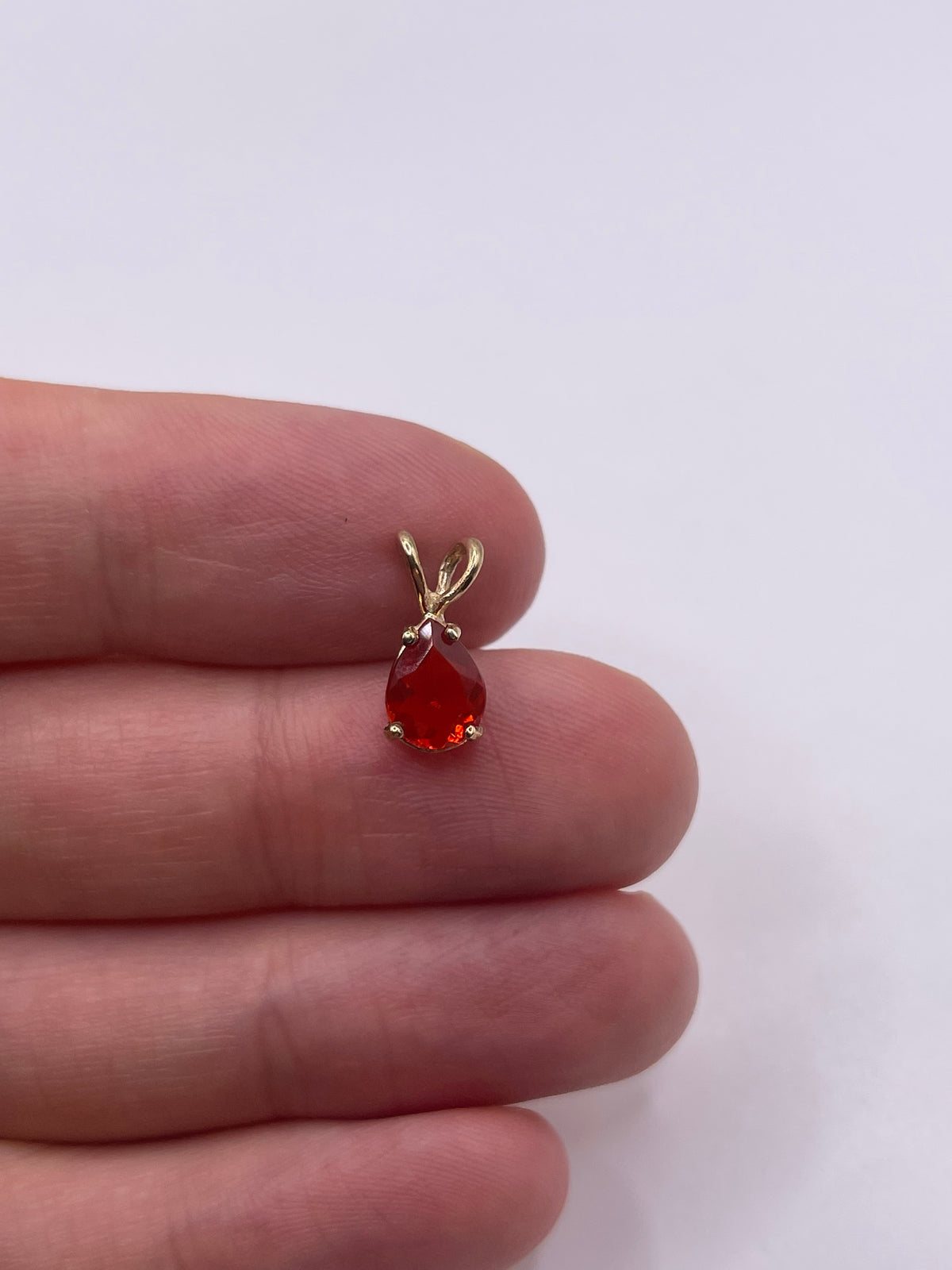 9ct gold fire opal pendant