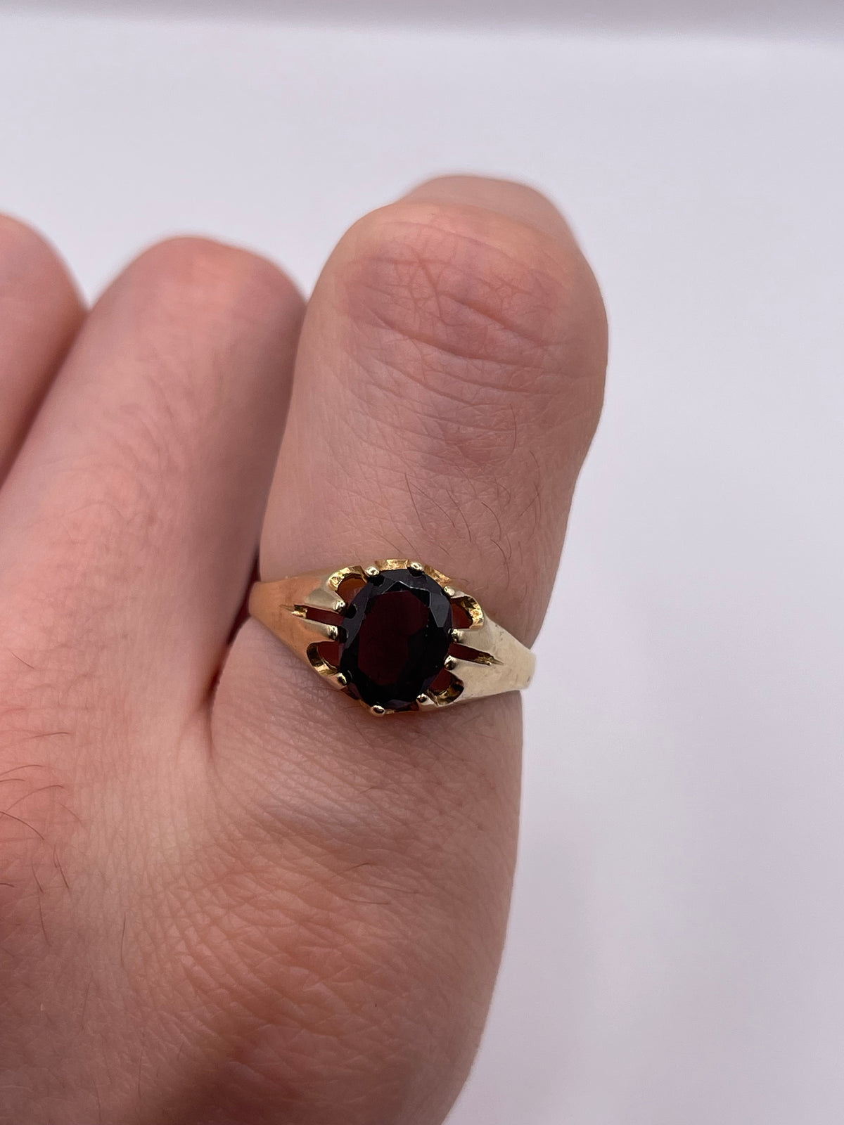 9ct gold garnet gypsy ring